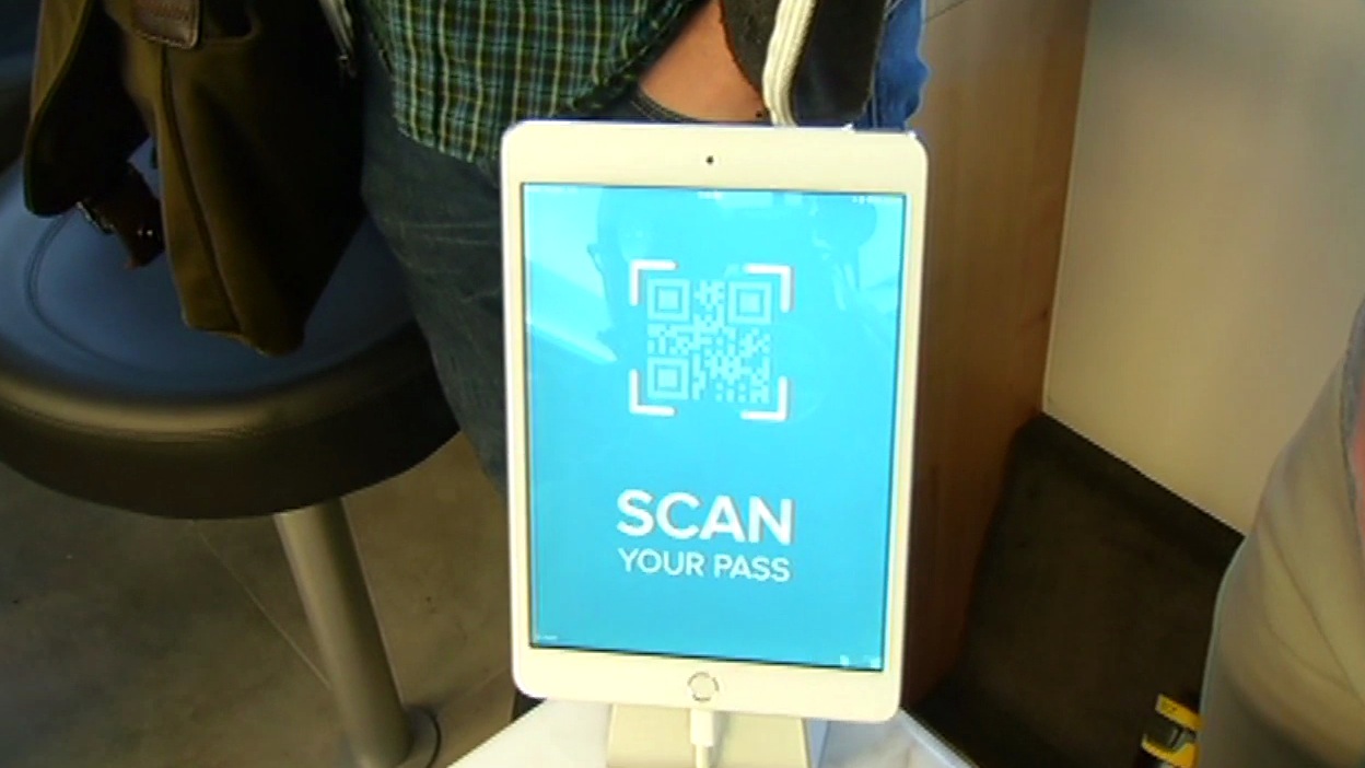 Leap luxury bus service will now run from San Francisco's Marina District to the downtown. (KGO-TV) <span class=meta></span>