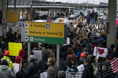 012817ktrkapimmigrationprotests4img.jpg