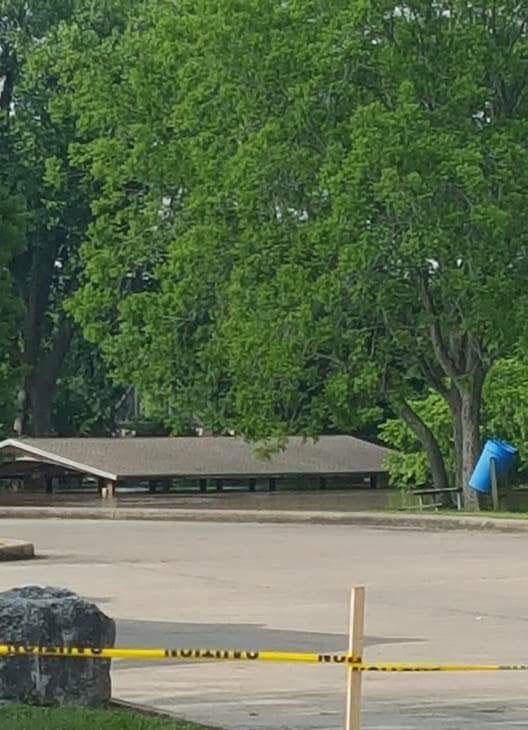 <div class='meta'><div class='origin-logo' data-origin='none'></div><span class='caption-text' data-credit=''></span></div>