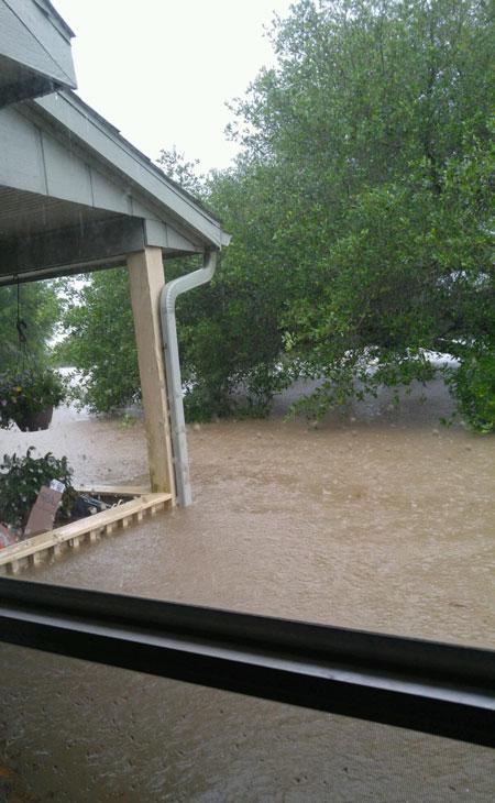 <div class='meta'><div class='origin-logo' data-origin='KTRK'></div><span class='caption-text' data-credit=''></span></div>