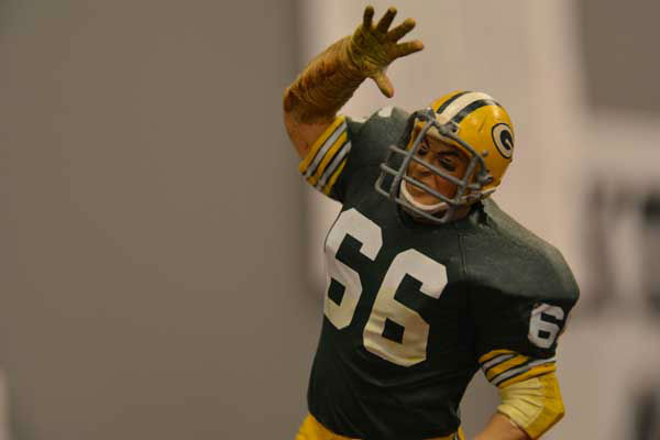 Guess what�s at the anchors� desks