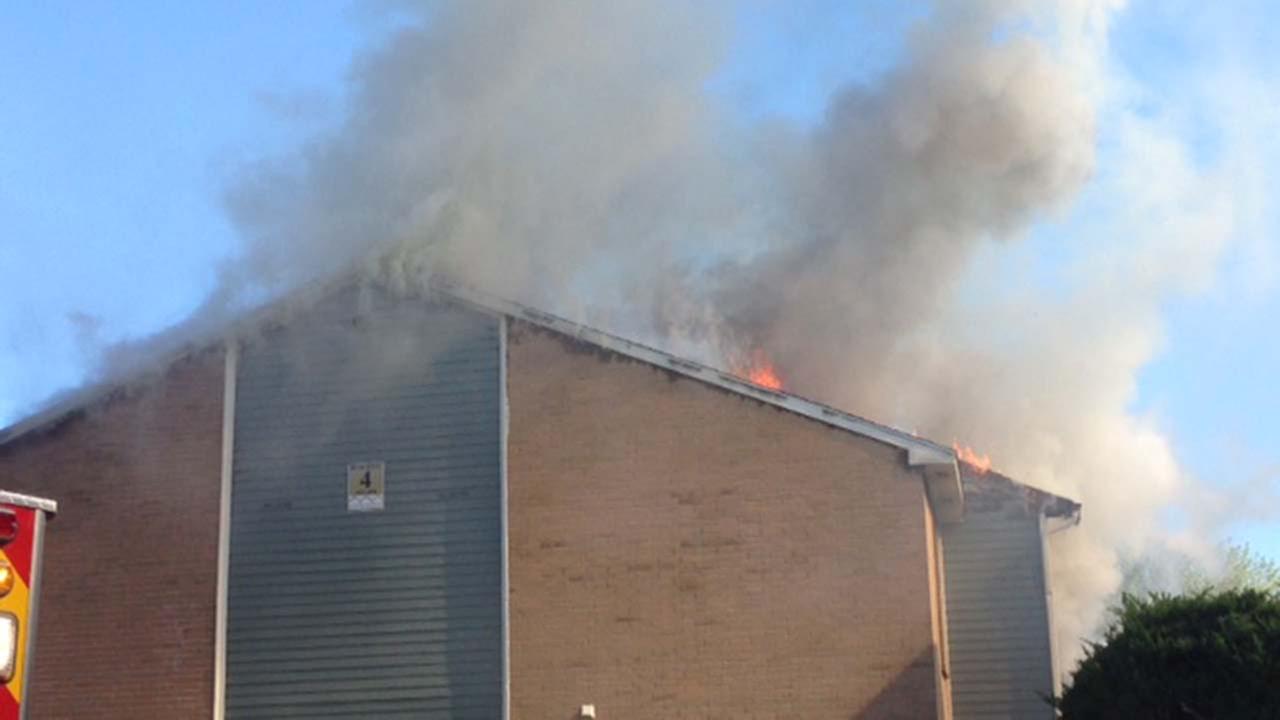 Fire damages at least 2 units in Pasadena apartment complex