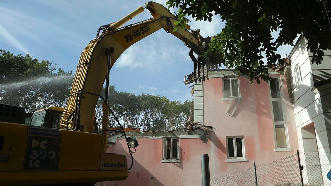 Demolition Begins On Florida Mansion Owned By Pablo Escobar 2282