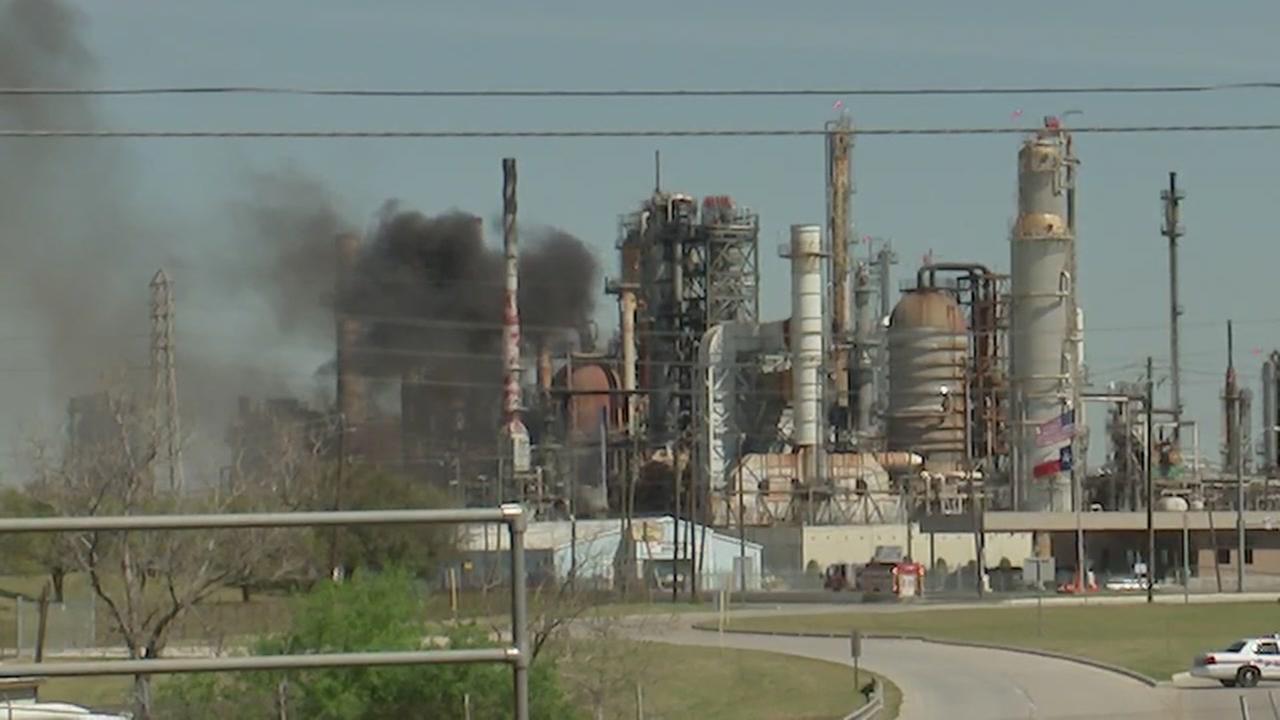 Explosion Rocks Refinery In Pasadena, Injuring At Least One | Abc13.com