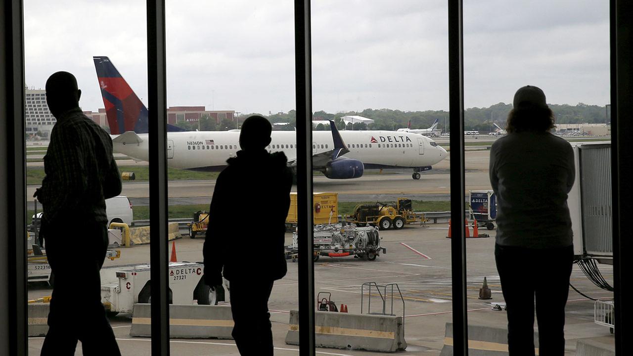 Delta Air Lines issues snarl travel for second day