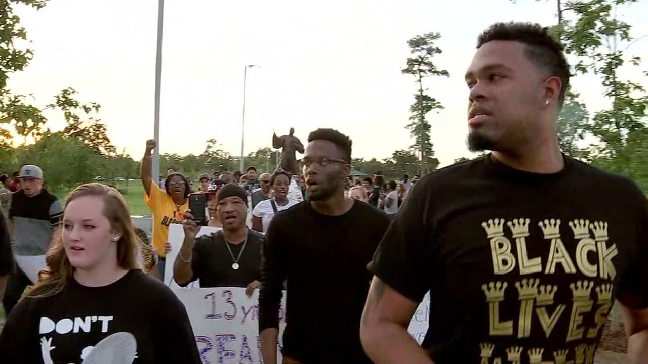 Protesters March Through Se Houston To Send Message In Wake Of Police Shootings 4045