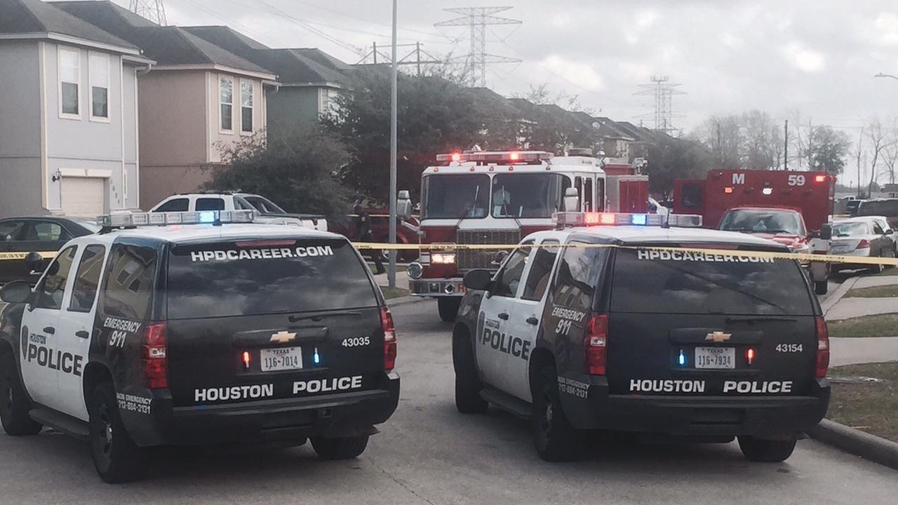 Police investigating double homicide in SW Houston - KTRK-TV