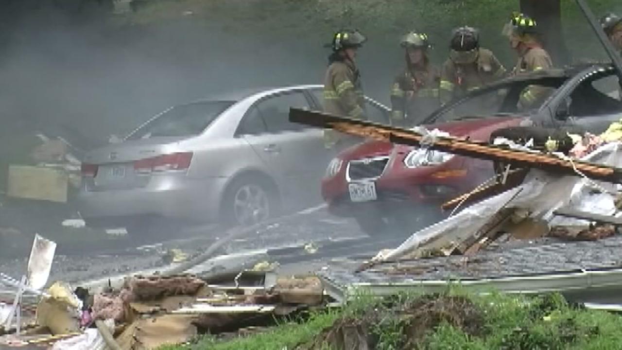 3 people making fireworks hurt when house explodes in Missouri