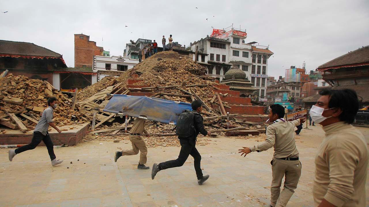 Nepal quake: Over 1,000 dead, history razed, Everest shaken | 6abc.com