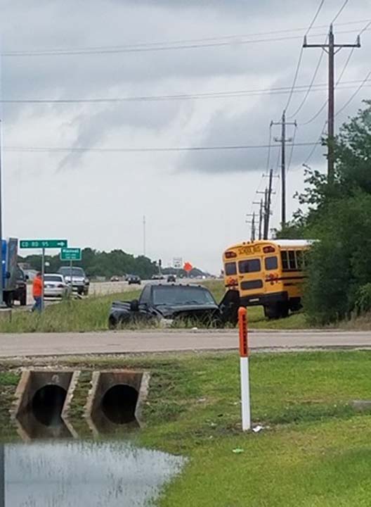 2 dead, including child, after accident involving Alvin ISD school bus
