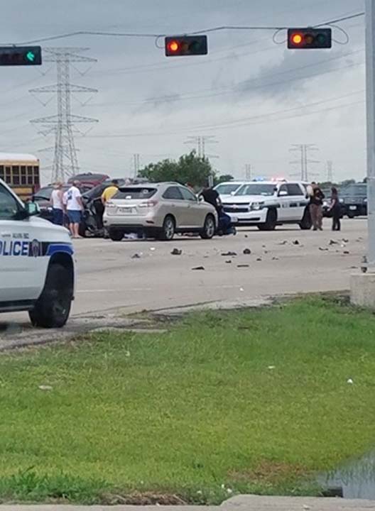 2 dead, including child, after accident involving Alvin ISD school bus