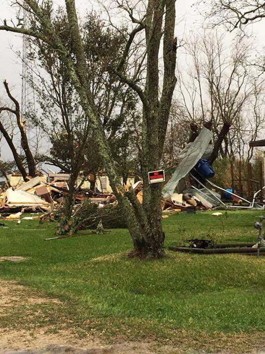 Van Vleck mom saves kids as tornado lifts mobile home with them