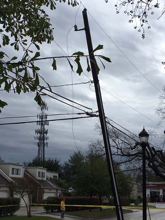 Van Vleck mom saves kids as tornado lifts mobile home with them