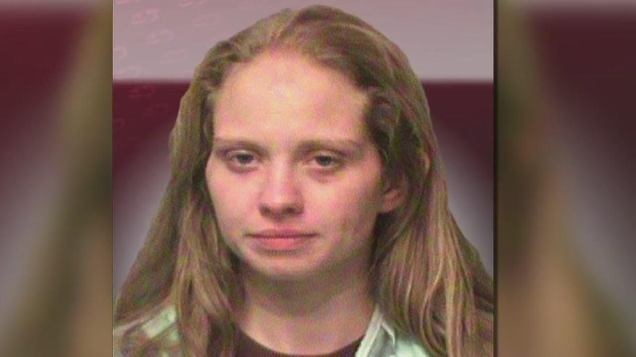 Police: Drunk mom brings toddler to bar, punched child and officer - KTRK-TV