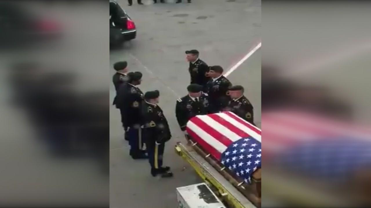 Heartbreaking Video Shows Fallen Soldier's Remains Arriving At North ...