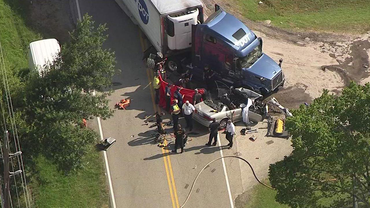 Woman Dies After Crash With 18 Wheeler In Humble 