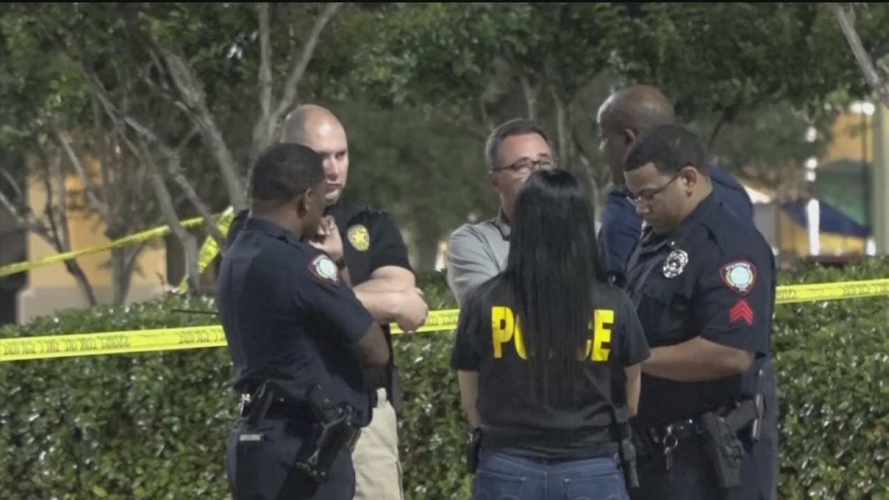 Officer: Shooting at Muhammad cartoon contest in Dallas suburb.