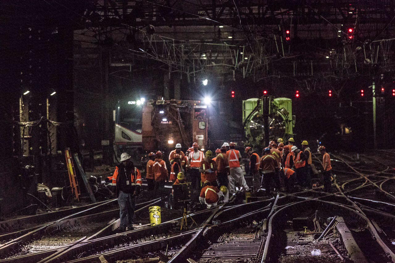040517-wabc-antrak-derailment-inside-gallery-02-image.jpg