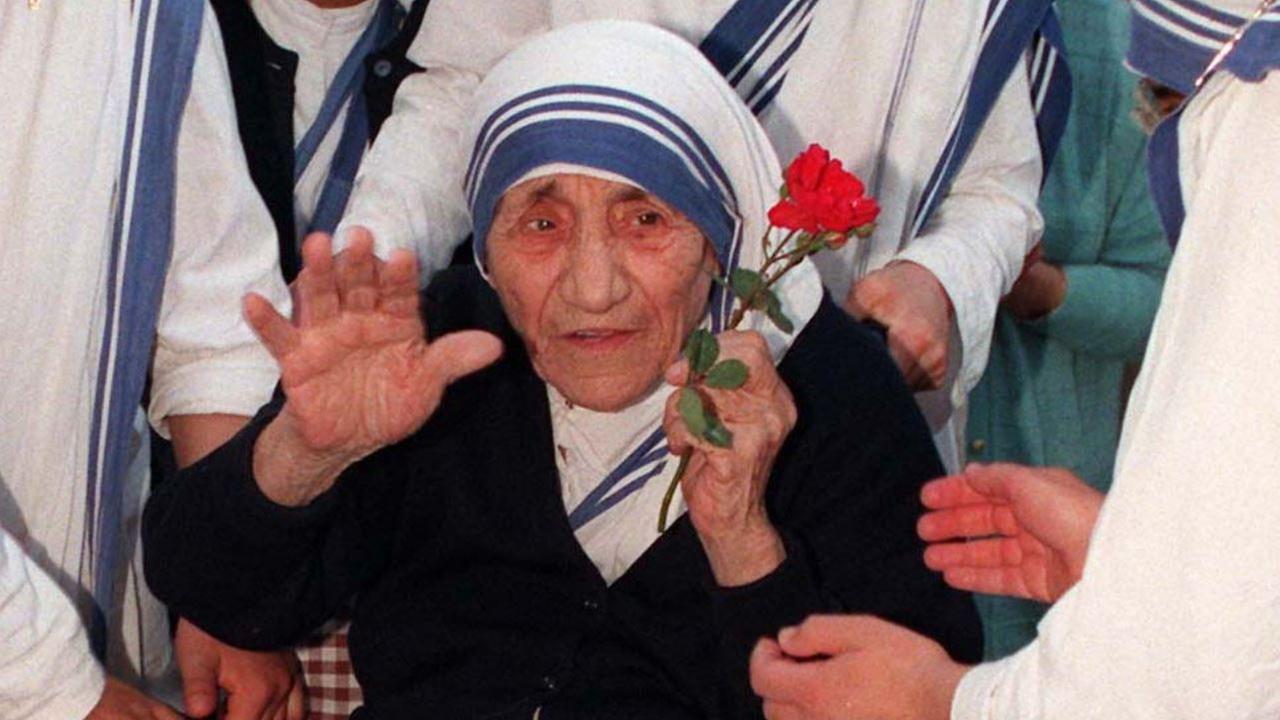 Mother Teresa to be made a saint in September