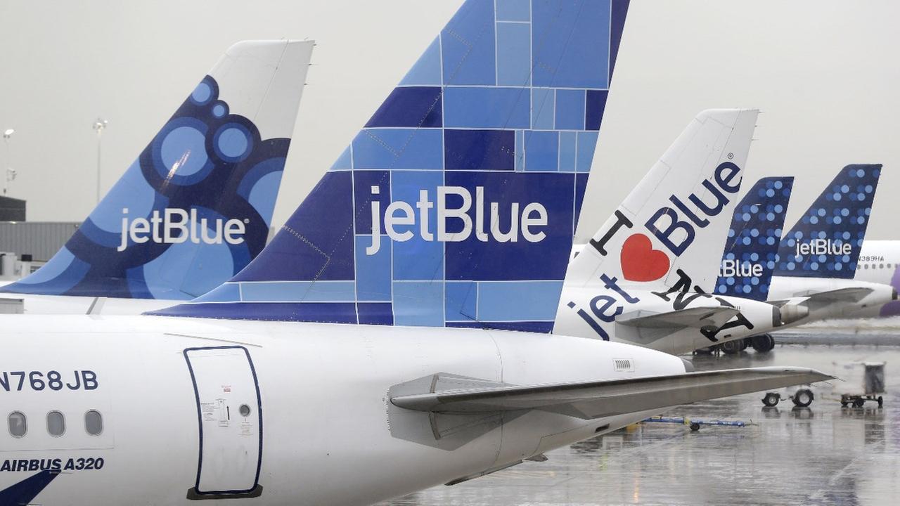 24 hospitalized after JetBlue flight from Boston to Sacramento hits turbulence