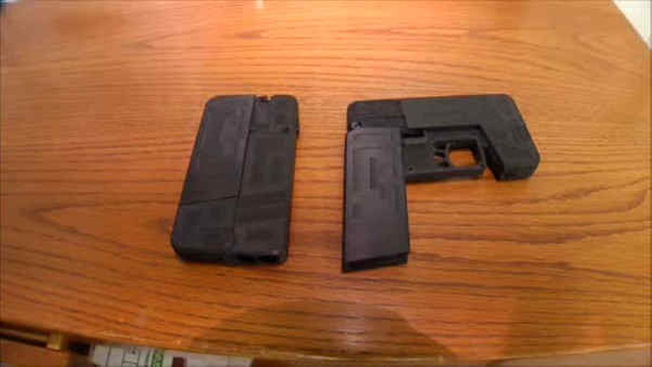 Schumer wants investigation into gun that looks like a phone