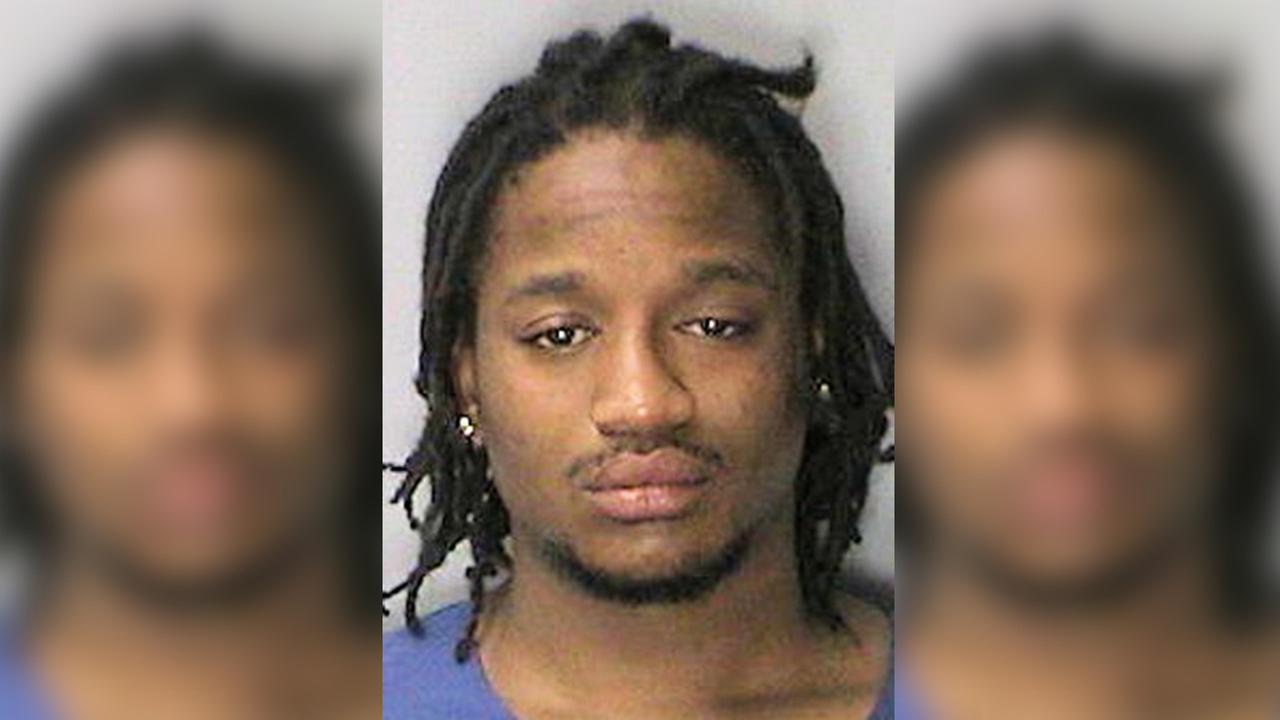 Police Man poops his pants to avoid arrest in Plainfield, New Jersey