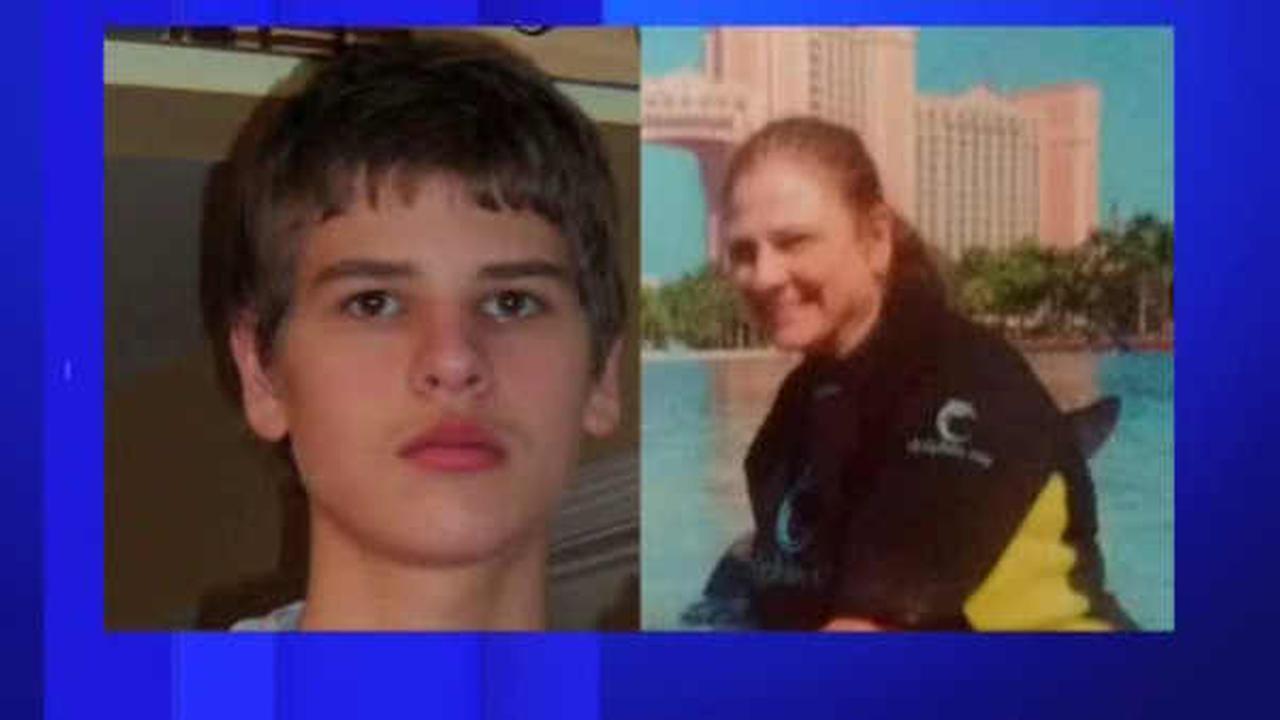 Connecticut boater who spent week on raft rescued; mom presumed dead