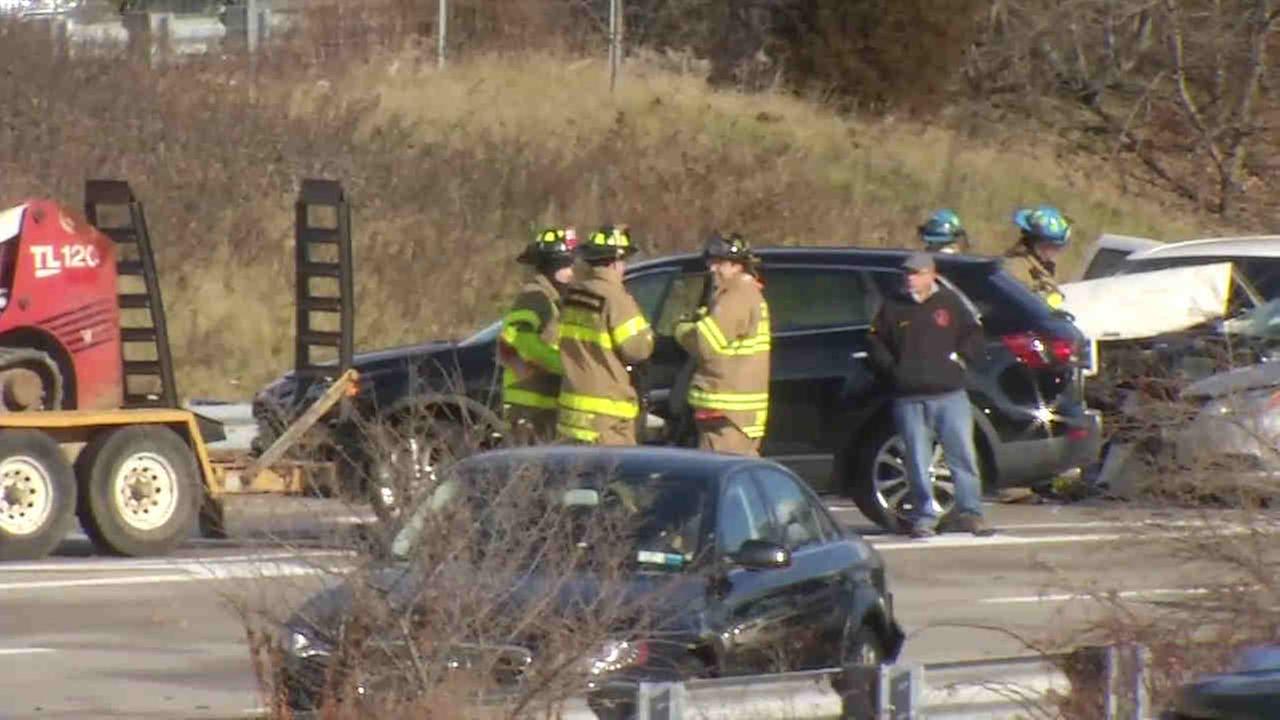 Long Island Expressway, Sunrise Highway hit with snow, then traffic