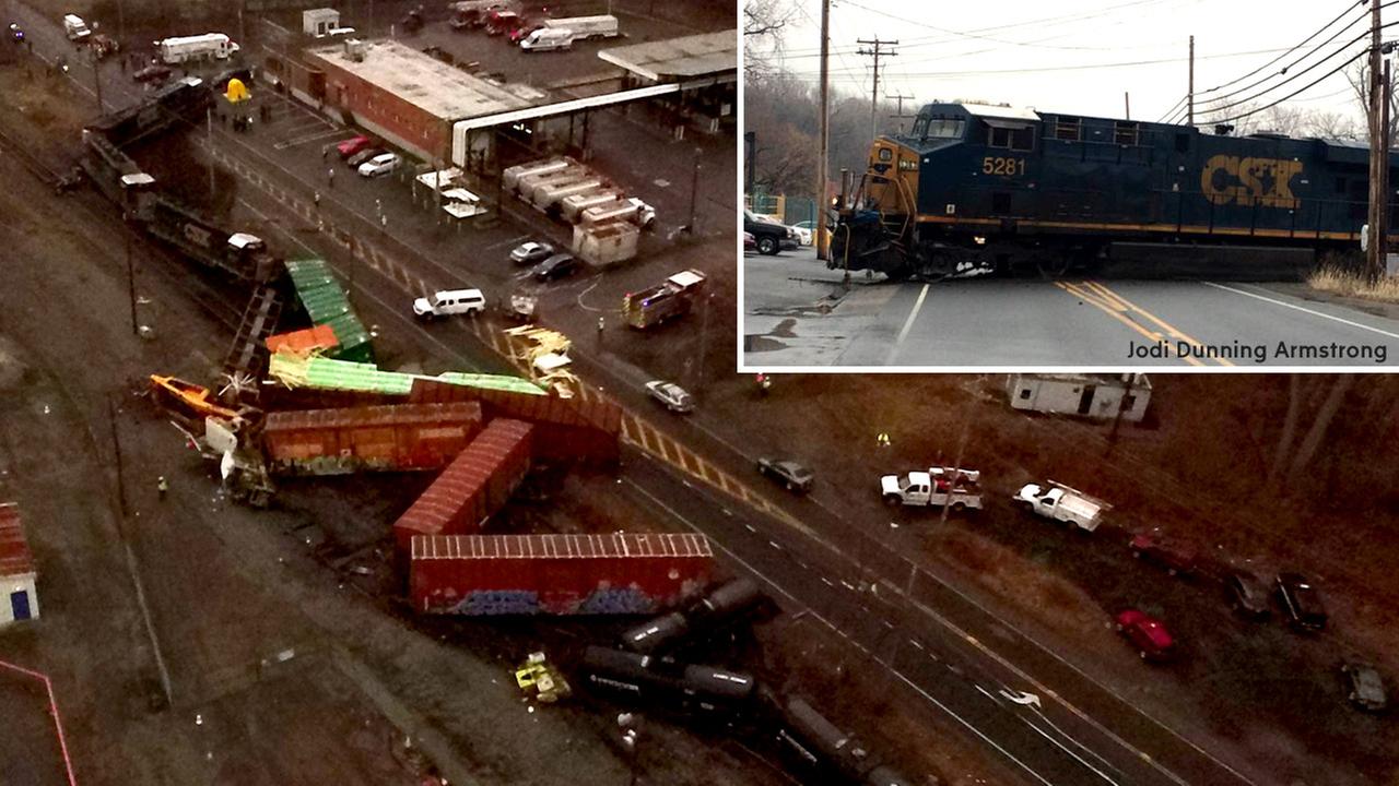 Train Carrying Oil, Acid Derails in New York; Leaking Fuel