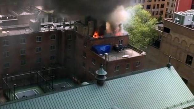 Firefighters battle fire on roof of Upper East Side school