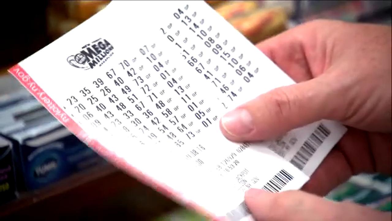 Winning Mega Millions ticket worth $398M sold in Illinois Powerball drawing Saturday night