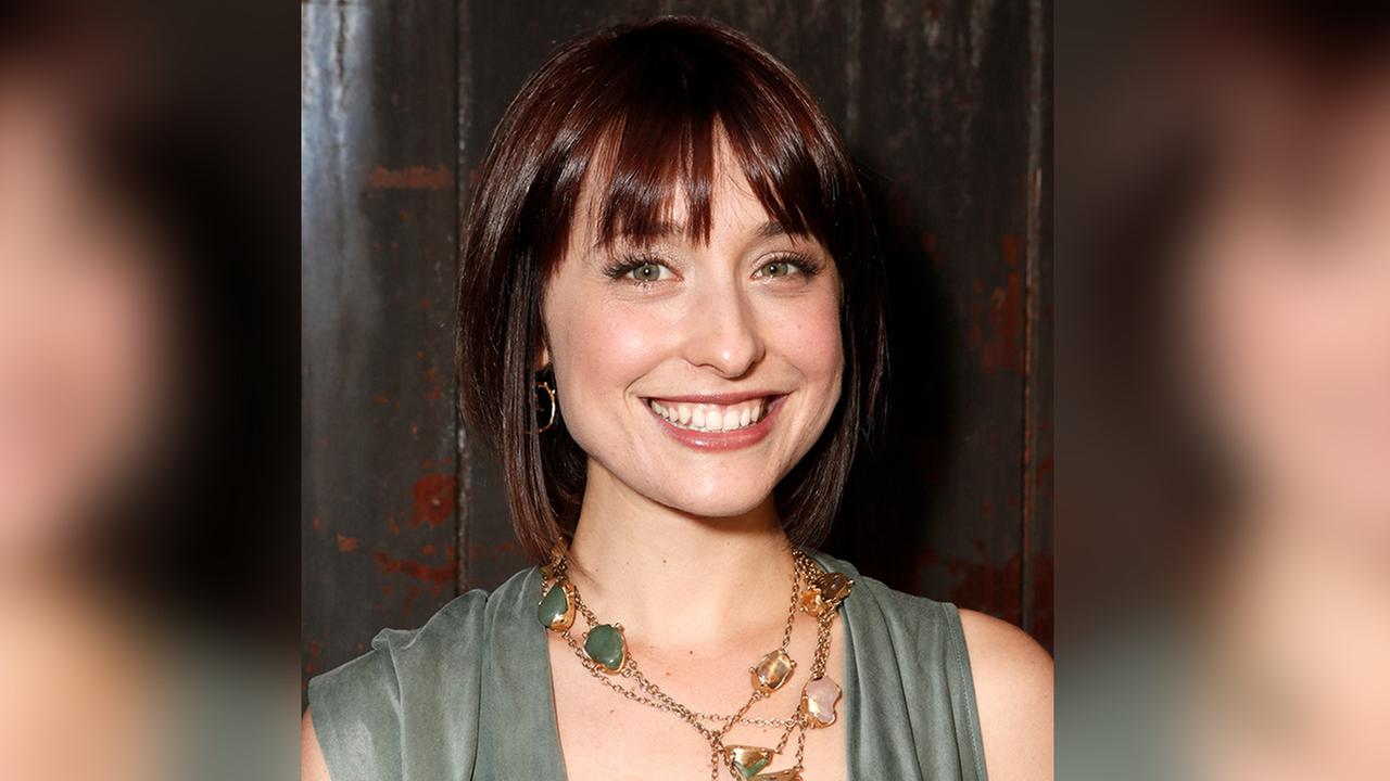 Smallville Actress Allison Mack Arrested In Sex