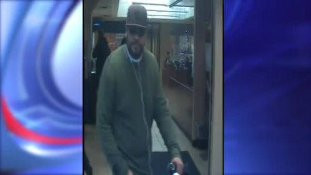 Suspect wanted in bank robbery in Ridgewood, Queens