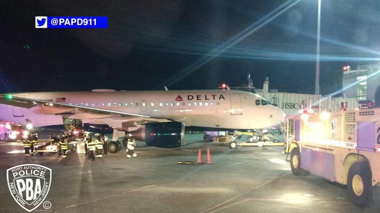 United flight to Hawaii lands safely after engine fails over Pacific