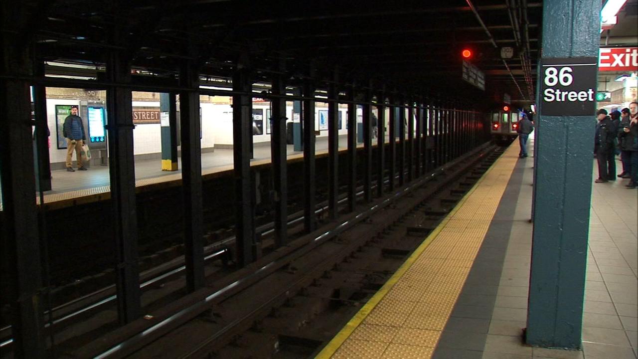 Father charged with reckless endangerment baby abandoned subway