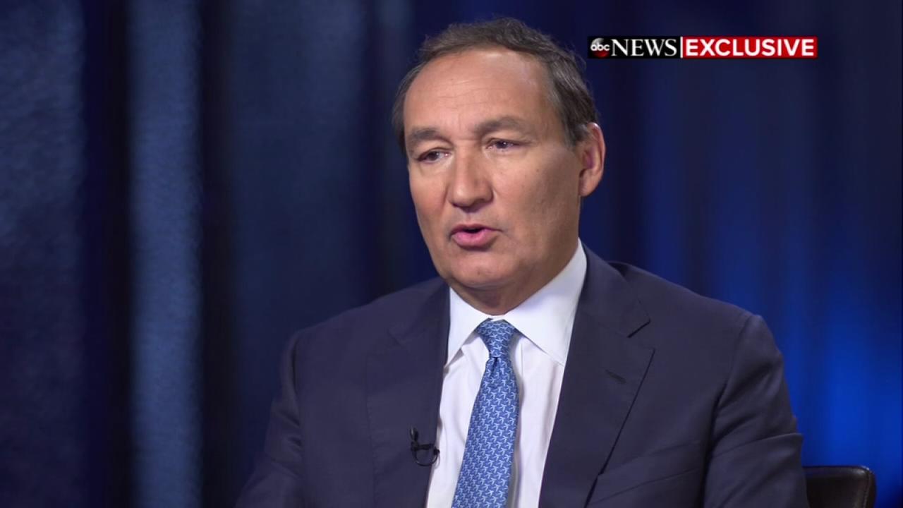 United CEO Oscar Munoz talks about passenger removal controversy