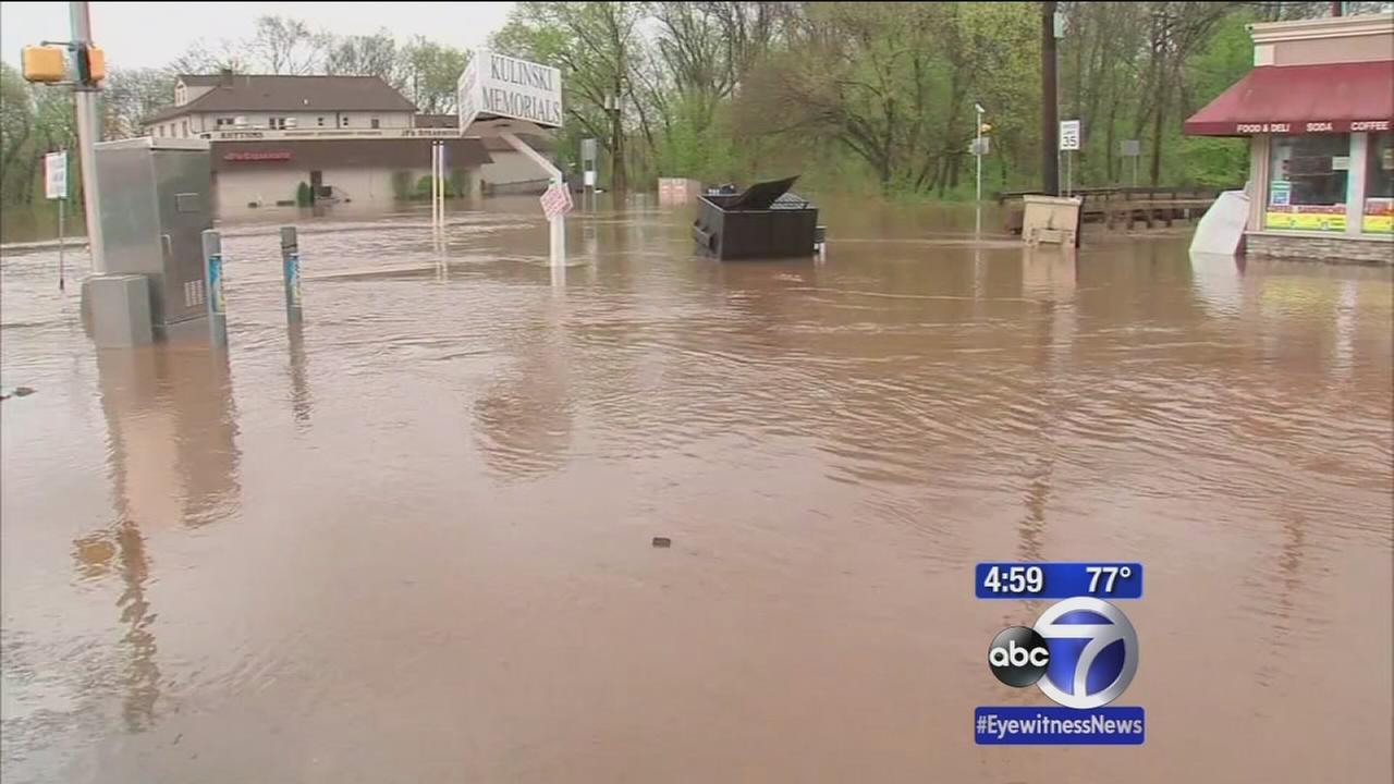 Residents begin cleanup from flooding in Manville, New Jersey
