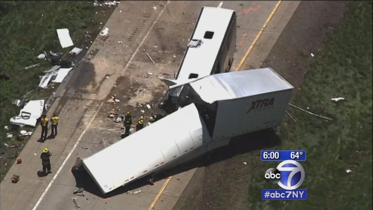 Police probing fatal crash of Niagara Falls-bound bus, truck - WABC-TV