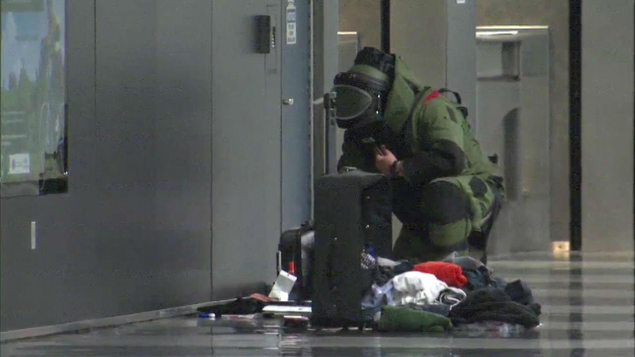 PHOTOS Unattended bag investigated at O'Hare Airport