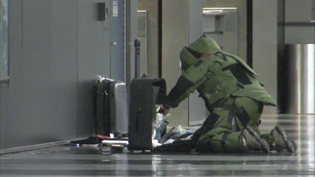 PHOTOS Unattended bag investigated at O'Hare Airport