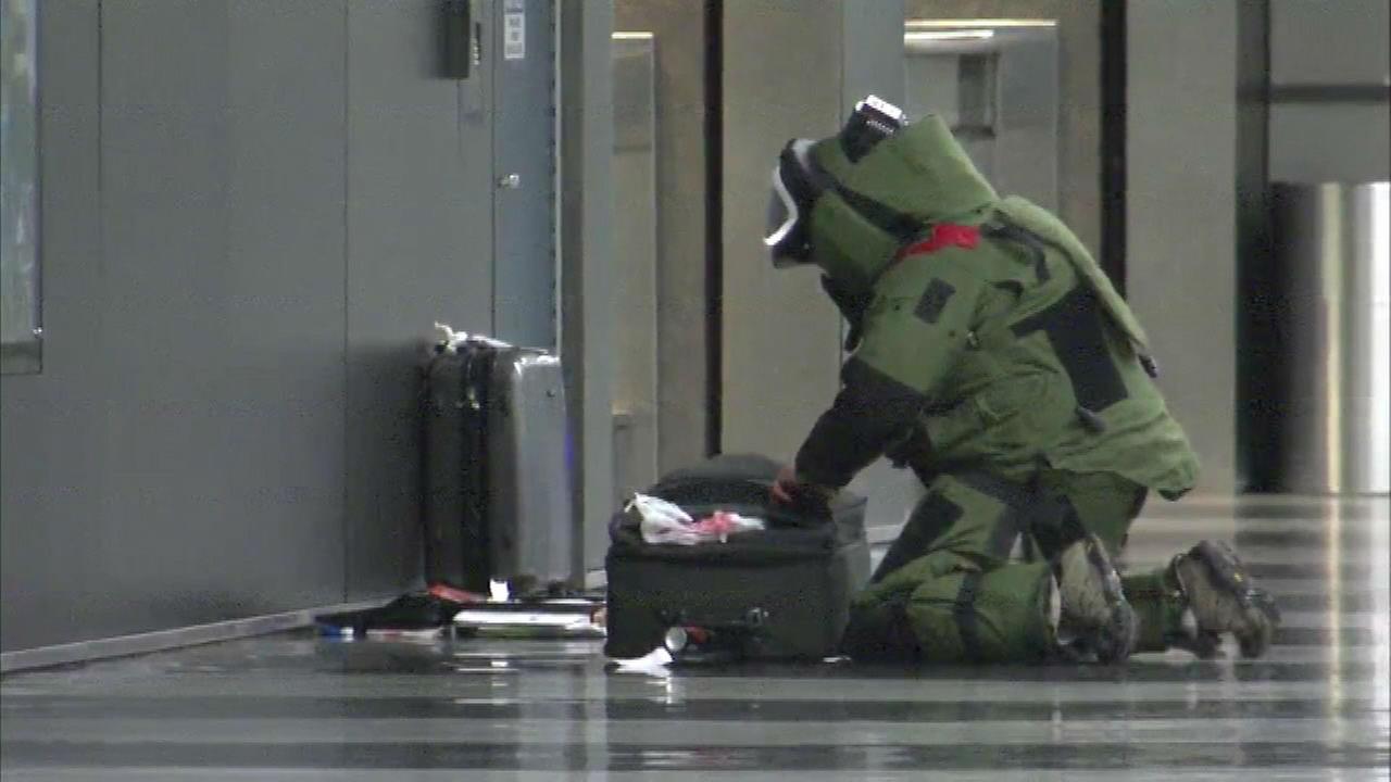 Police clear unattended bag at O'Hare Terminal 3