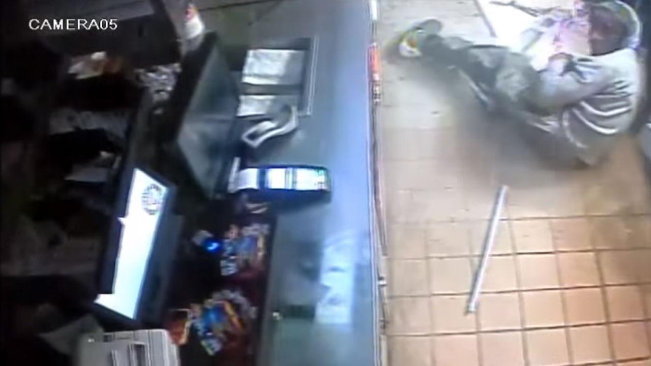 Burglar Falls Through Ceiling Of Popeyes Restaurant 1882