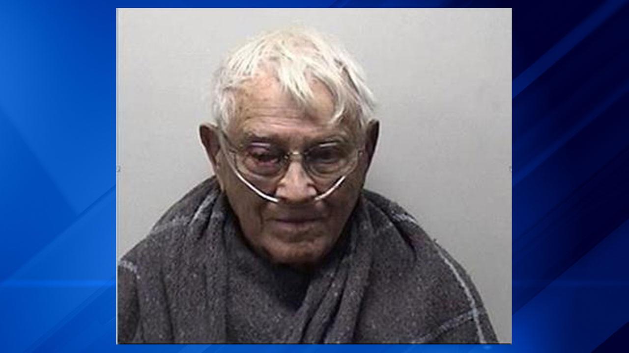 former Winnetka teacher accused of sex crimes dies at 94 - WLS-TV