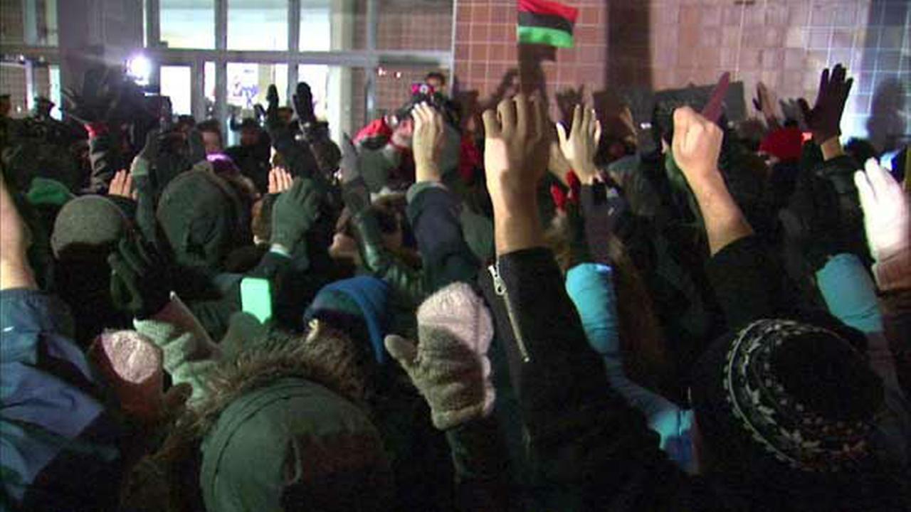 PHOTOS Hundreds of Ferguson protesters march through Chicago Loop