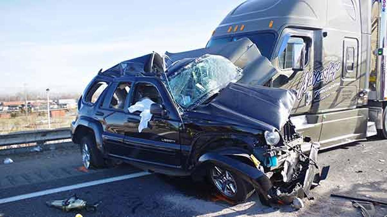 Megabus Crash Ties Up Traffic On Chicago Skyway | Abc7chicago.com