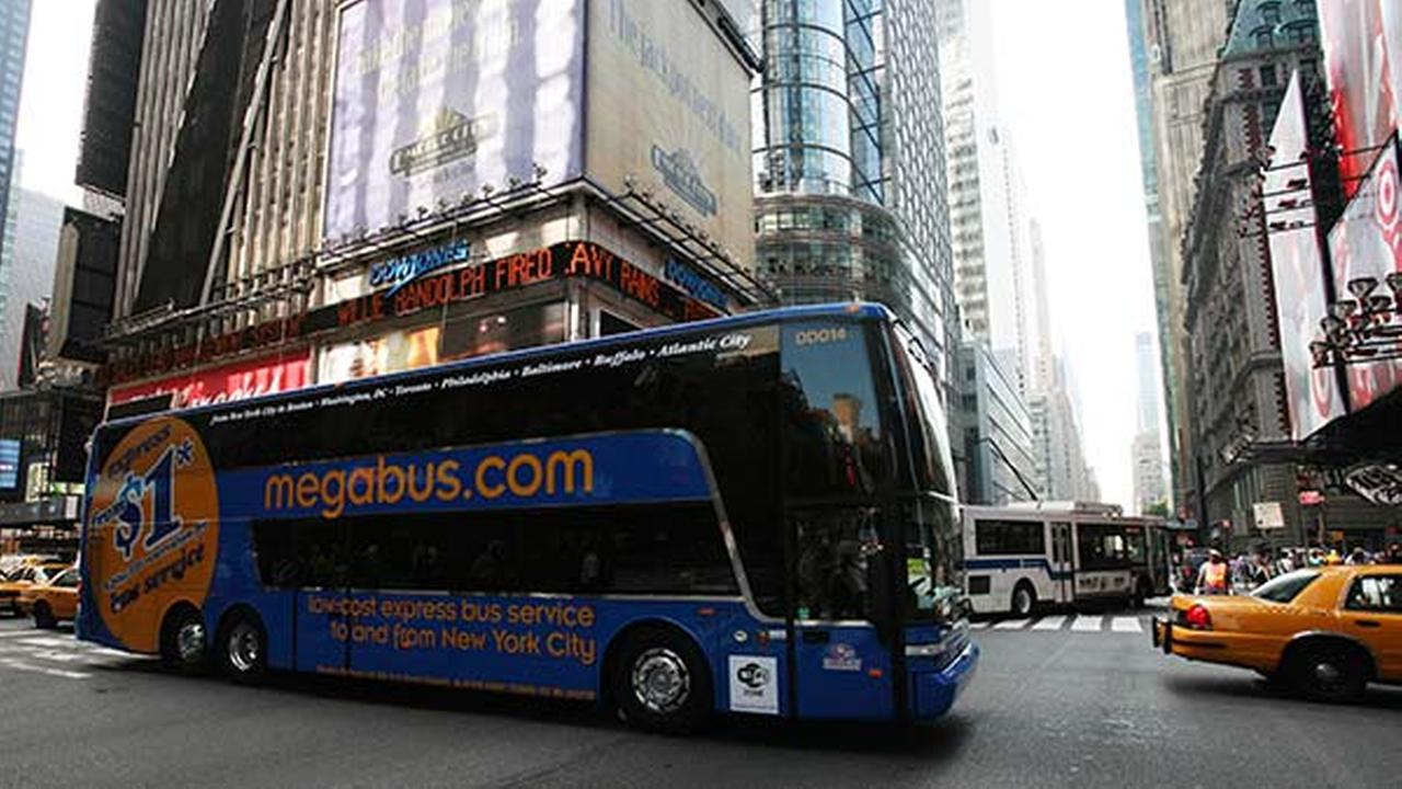 Chicago Megabus drivers threaten strike