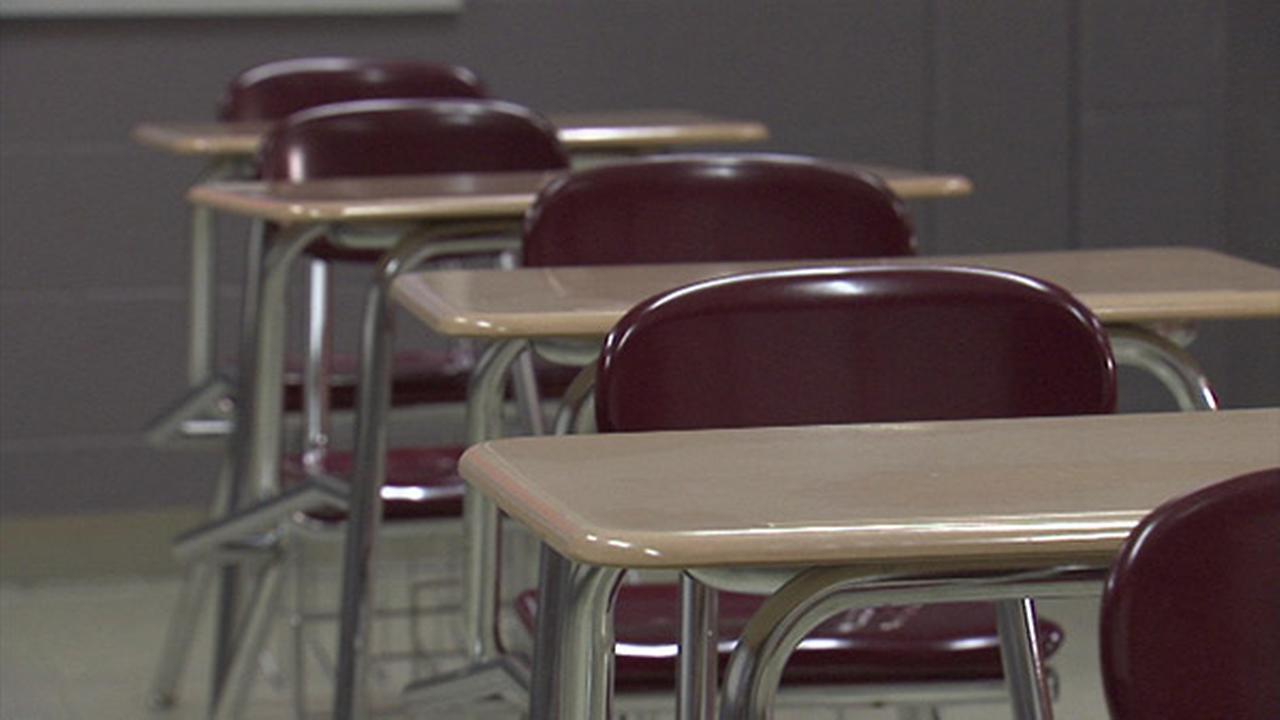 Teacher reassigned after students allegedly punished for speaking Spanish - WLS-TV
