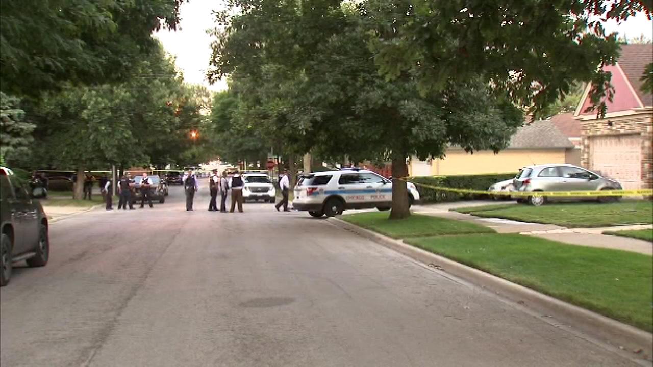 2 dead in Roseland shooting near 109th, Parnell