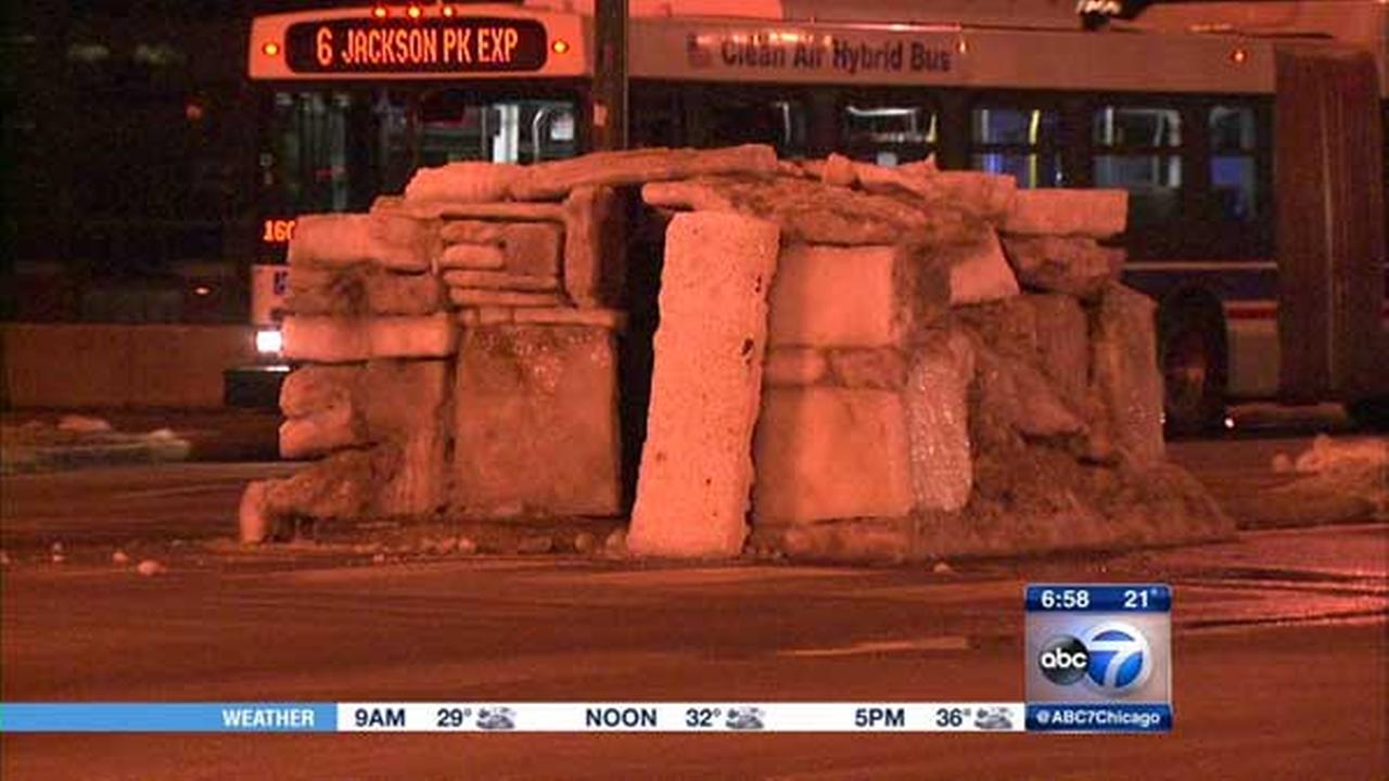 Mysterious igloo built in downtown Chicago