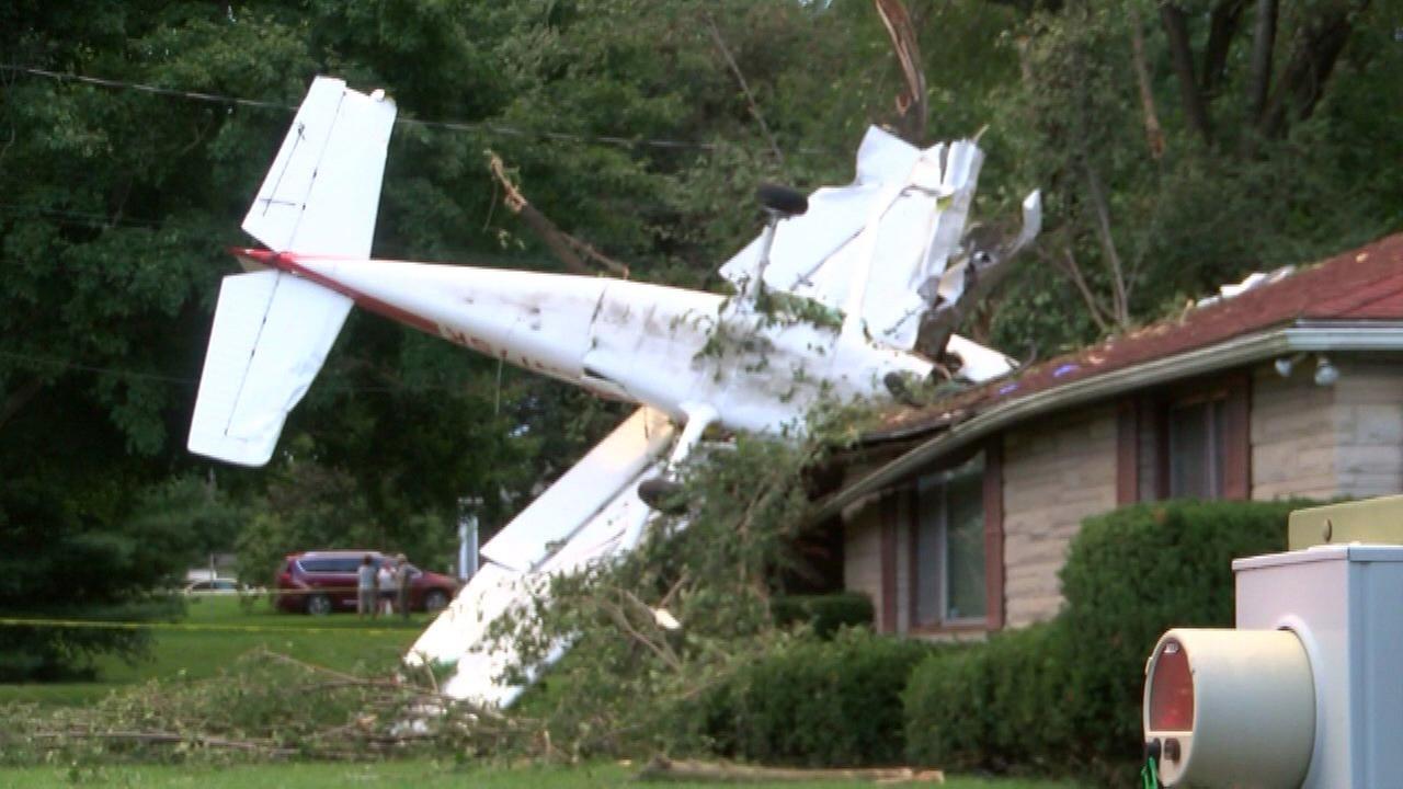 Small plane crashes into Indiana house